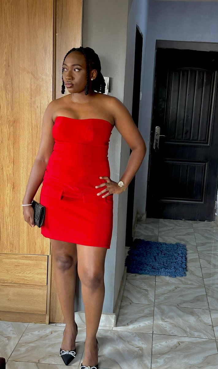 Ladies!!!! Where are my girls????? I'm selling this outfit for 15k Just 15k Available in Red and Black.