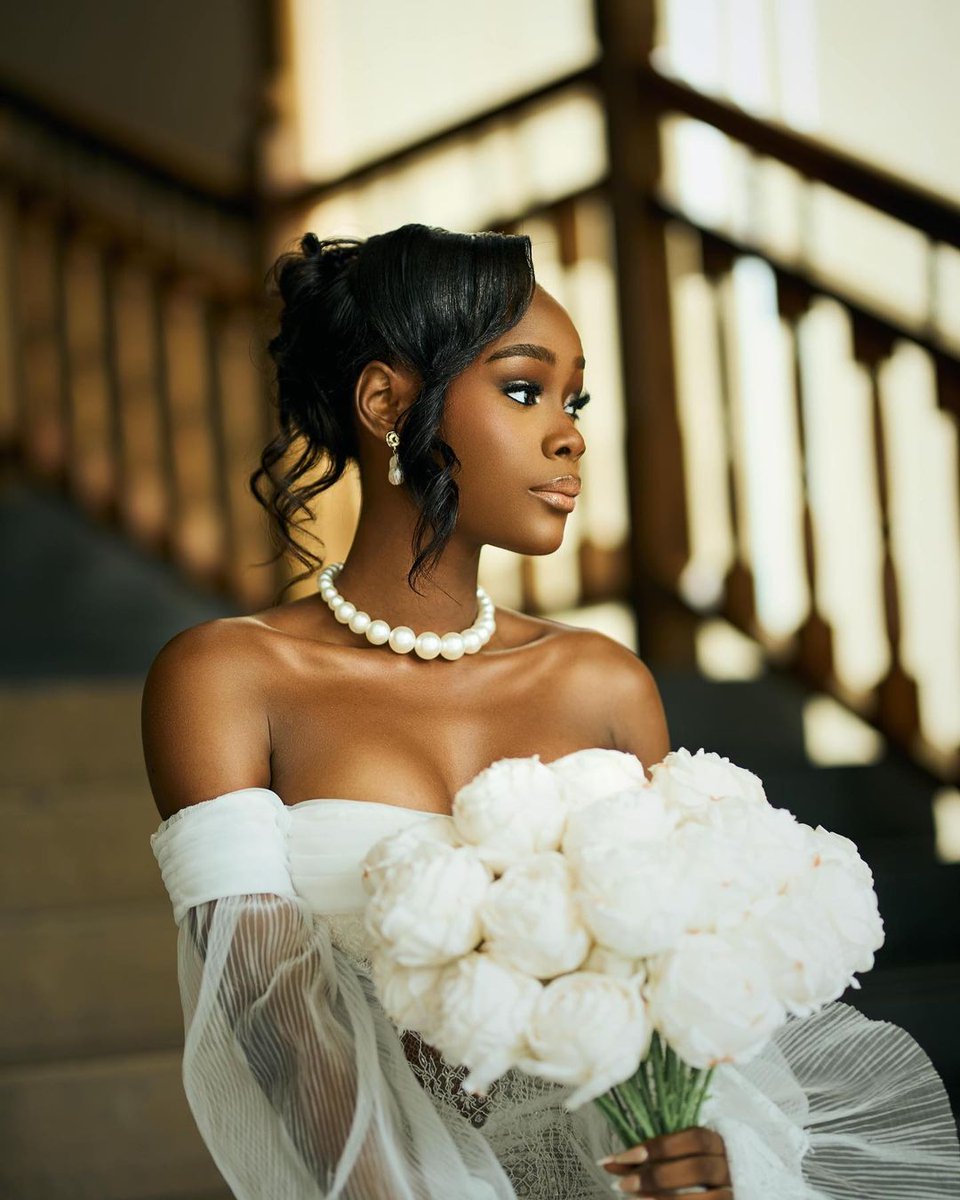 Let This Flawless Beauty Look Be Your Ultimate Guide to Bridal Elegance! bellanaijaweddings.com/wavy-lens-brid…