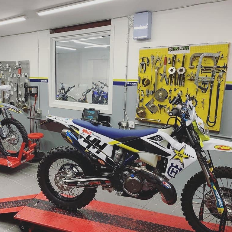 Workshop Master Technician opportunity with @GHMotorcycles at their top multi-franchise motorcycle business in Essex. @JCPinEssex #Husqvarna #Suzuki #Yamaha #motorcycles #motorcyclejobs #bikejobs #jobs #jobsearch #vacancy #Essex More Info & Apply 👉bikejobs.co.uk