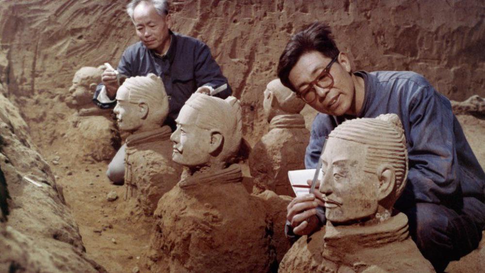 History Thursday – The Terracotta Army being unearthed in 1979.

Visit the International Historian’s website and his blogs at: georgehruby.org

#History #Archaeology