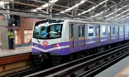 Plea in #CalcuttaHighCourt seeks to extend timings of the metro rail in Kolkata.

Petitioner: The last train the leaves from Dum Dum (North) to South Kolkata starts at 9:40pm, when in all other metro cities it is 11pm. 

Prayer for extending timings is to make it easier for