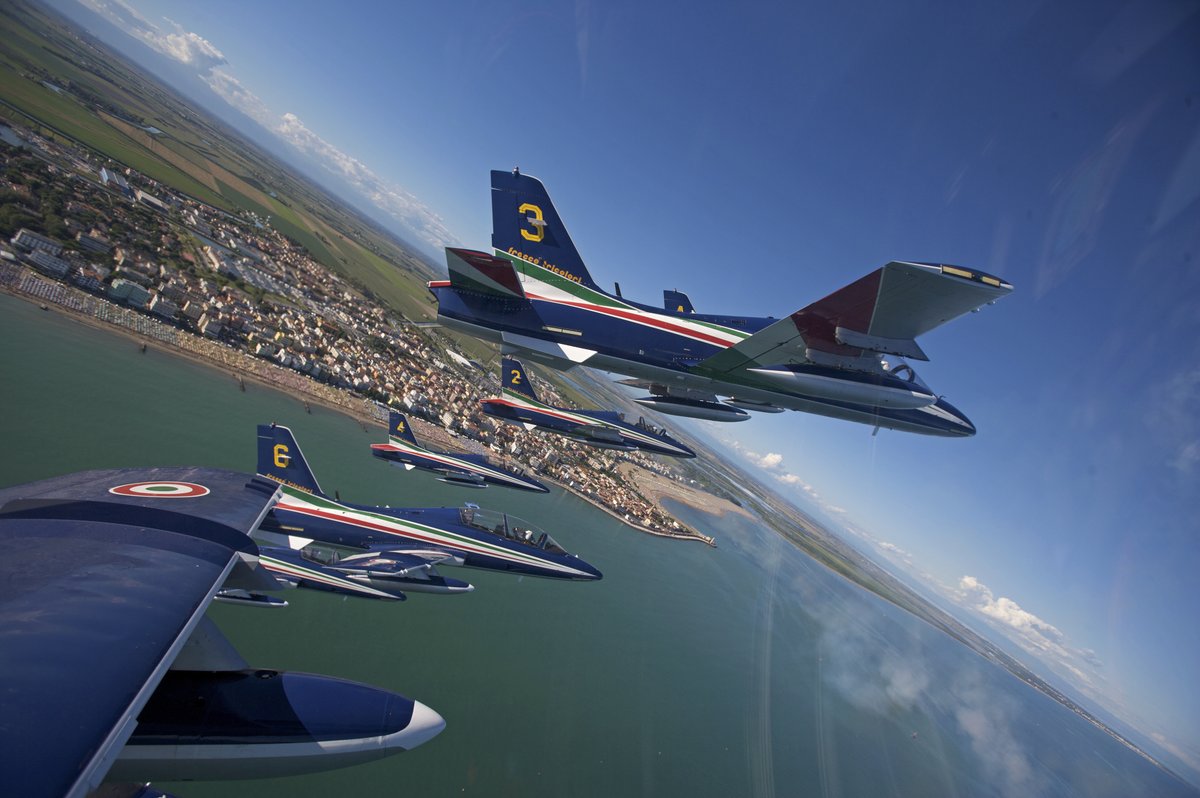 ✈️🇮🇹 “CAORLE Air Show”: domenica 5 maggio le @FrecceTricolori della @ItalianAirForce a #Caorle ➡️ comune.caorle.ve.it/index.php?area… | #caorlenews