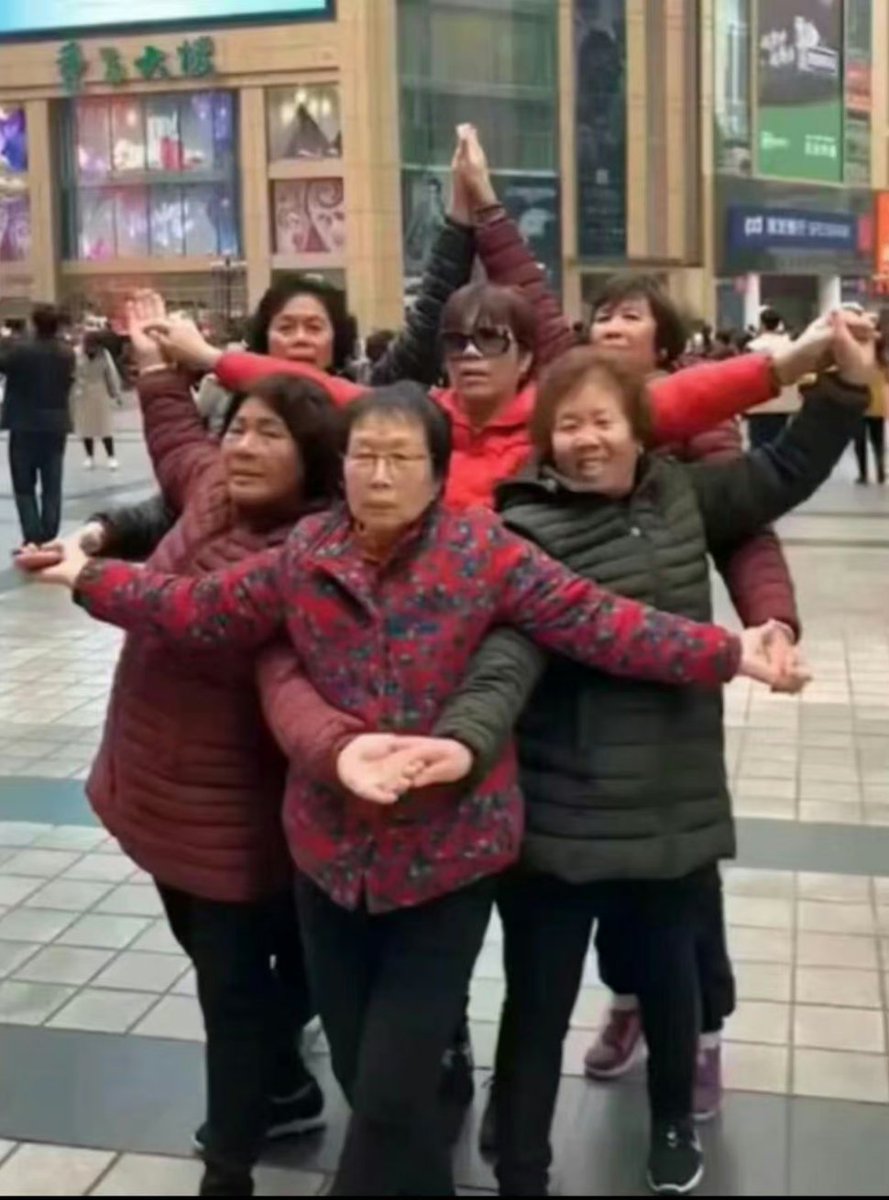 🤣🤣 Helimoyu Team and Cuties Auntie Team
#Dilraba #Baiyu #Liuyuning #ZhanlingHe #ZhouKeyu #TheTruthS2