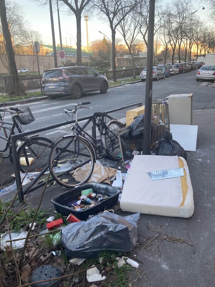 Nous sommes le 2 mai 2024 et malgré son score humiliant de 2,17% à Paris le 10 avril 2022, @Anne_Hidalgo n’a toujours pas démissionné de la Mairie de Paris.  

J'en reste estourbi.   
#saccageparis