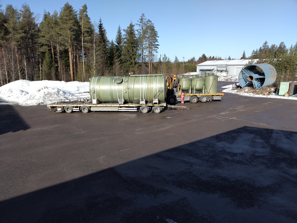 Storage tanks on their way to customer's site. Composite materials allow great rigidity with low weight and superior chemical resistance. 
#storagesolutions #pulpandpaper #mining #metallurgy #chemicalindustry