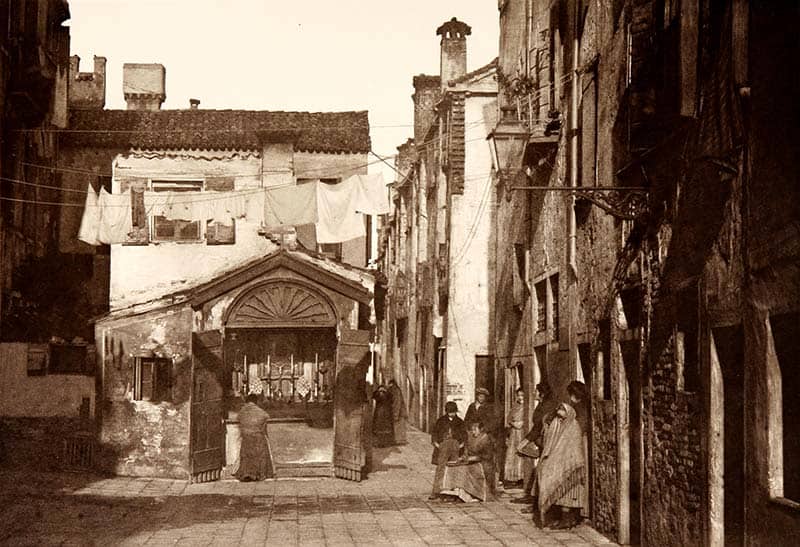 Popolare Capitello di Corte Ca'Sarasina Venezia 1885 c Ferdinando Ongania
