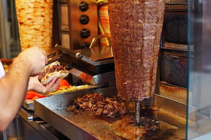 🔴 Türkiye en çok #döner ve köfte yemeyi seviyor

💸 Banka kartları ve POS cihazlarından en fazla harcama döner ve köfte salonlarında yapıldı