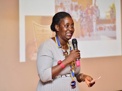 Rotary_Bukoto's tweet photo. Our HCP @edithkakuba2013 wrapped up the @99ThDISCON recap as she took us on a journey behind each #99ThDISCON award attained by the club at @spekeresort during the #RCBukotoMeets . https://t.co/0ZQMNjhTIK