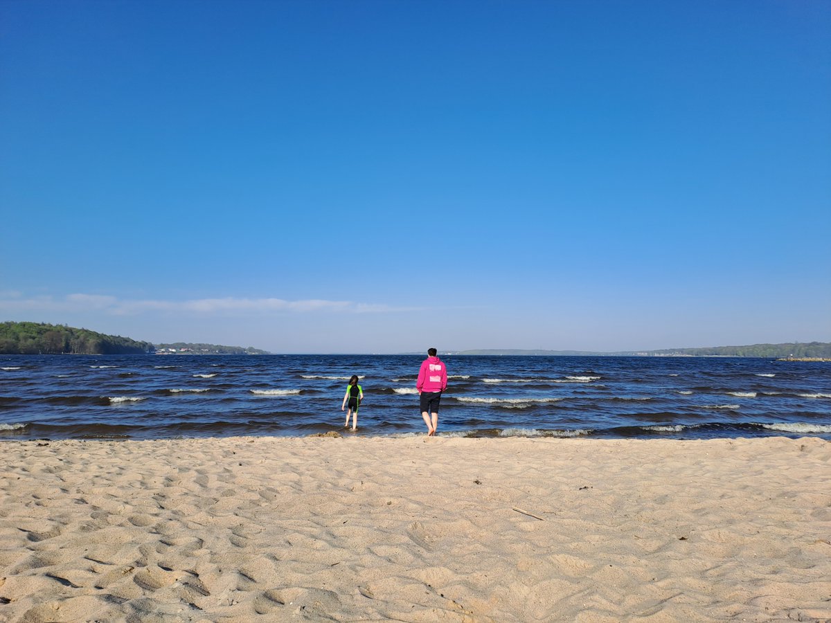 One of the absolute perks of living in Flensburg: that it takes you 15 MINUTES to get from your DESK to the BEACH (okay, some people might just need 10 min, but it’s 15 in my case…) PS: And can I just say that I love the month of May?