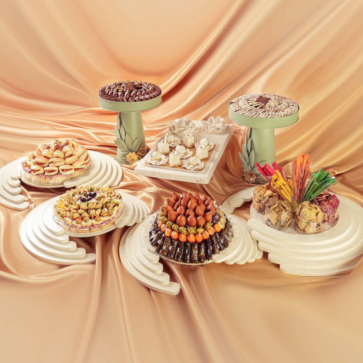 أجعل لحظاتك تبقي خالدة مع بكجات حلا الزفة من #جوري
أختر من بين مجموعة متنوعة من الأصناف صواني #شوكولاتة , صواني موالح , صواني كبة مع ورق عنب .
للطلبات عبر الواتساب :
+966534539072 
أو زيارة فرعنا في حي النزهة 
#شوكولاتة_جوري #جوري_لكل_المناسبات #حلا_الزفة