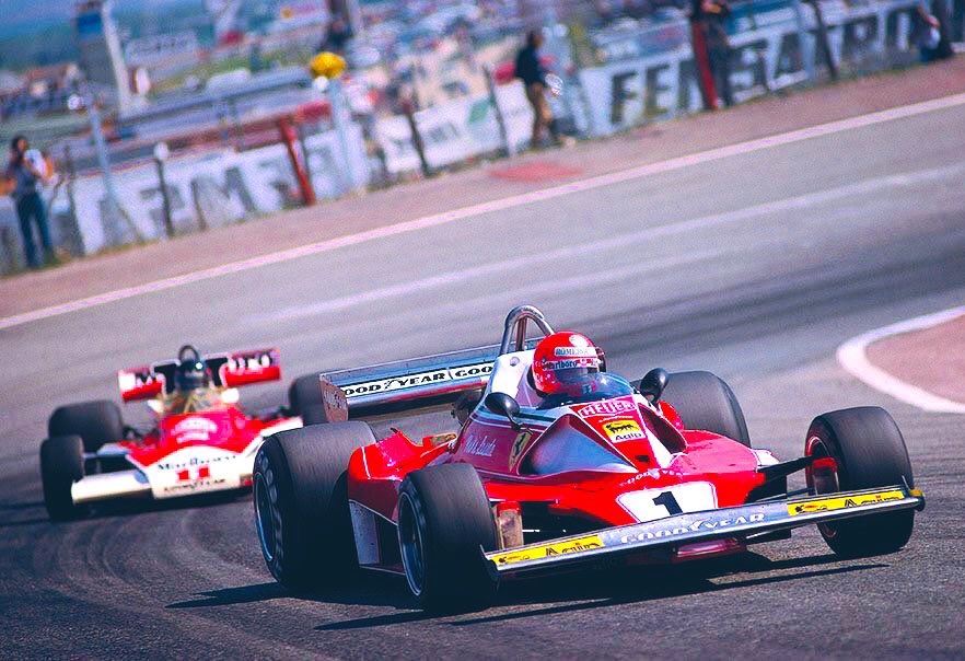 #OnThisDay in ’76 Hunt won the #SpanishGP, his first GP win of his championship year, one of the greatest seasons in #F1 history. Pic: Lauda (Ferrari) led at first but Hunt prevailed. #AnorakFact: his McLaren was initially disqualified (“too wide”) but was reinstated weeks later.