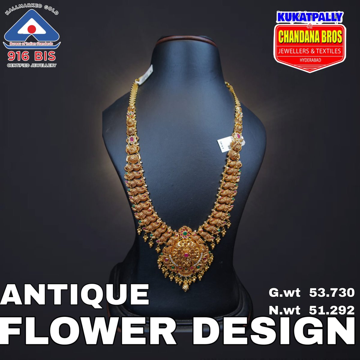 Antique Flower Design
G.wt : 53.730 gms, N.wt : 51.292 gms
Designed by Chandana Brothers KPHB.
For more details Call/WhatsApp +919704477744
.
.
.
.
.
#antiqueharam #haram #longharam #fashion #jewels #style #lastestjewellery #bridaljewellery #heavynecklaces #hallmarkjewellery