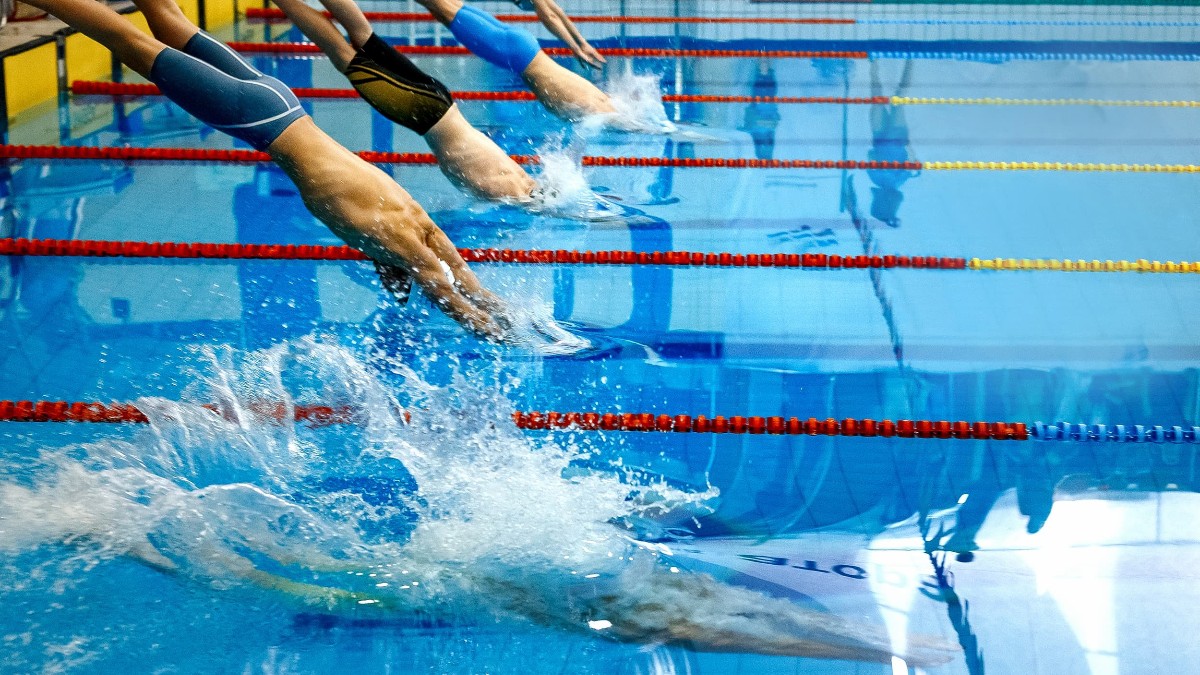 Dive into the excitement at the #AustralianOpenSwimmingChampionships! Join us 17 to 20 April to witness the nation's top swimmers. The best way to get to the Gold Coast Aquatic Centre is with a private #driver and a luxury #vehicle from Executive Transfers. Book today!