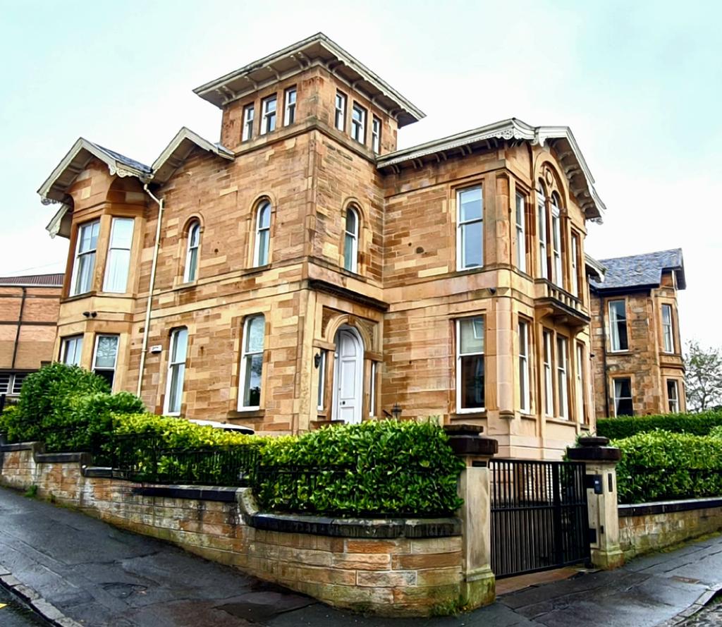 Fern Tower on Dundonald Road in the Dowanhill area of Glasgow. This Italianate style villa was built in 1874 for the iron merchant and steamship owner John E. Swan.

#glasgow #architecture #glasgowbuildings #dowanhill #buildingphotography #architecturephotography