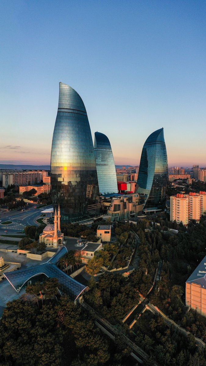 Eternal flames! 🔥 
📍 Baku, Azerbaijan 
📸 Lloyd Alozie on Unsplash 
#baku #azerbaijan @ExperienceAZE @AzerbaijanSTA