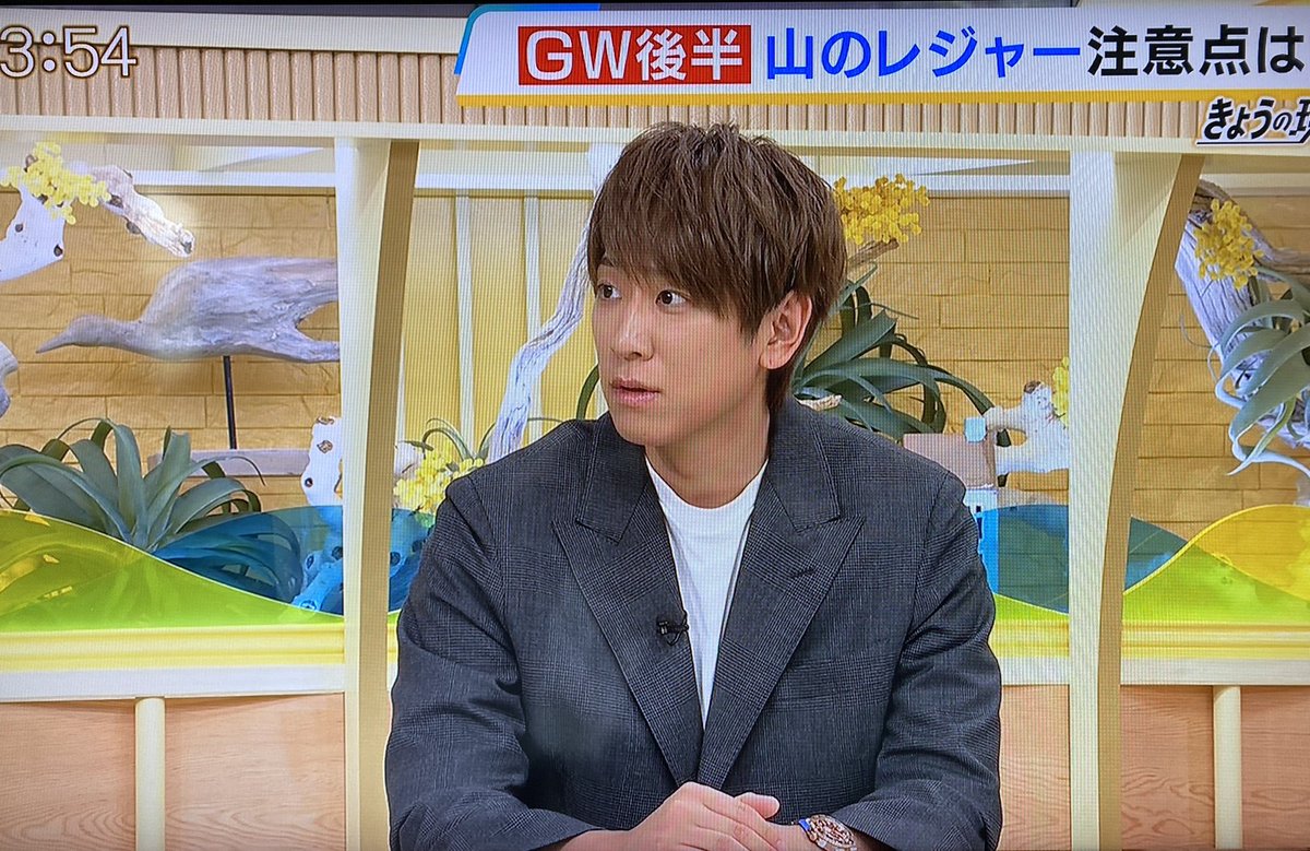 40歳と2日目の小山さん💜こんにちは
つむじもご一緒に…

#よんチャンTV #小山慶一郎