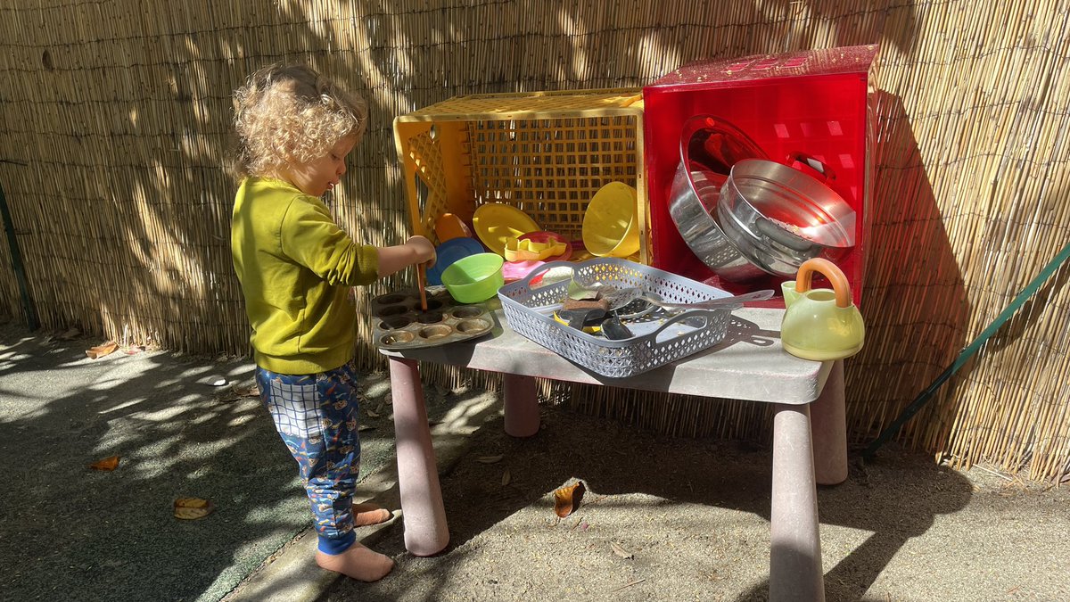 I just spent two weeks attending toddler daycare. 🐥 🧵Here's what it taught me about B2B sales: