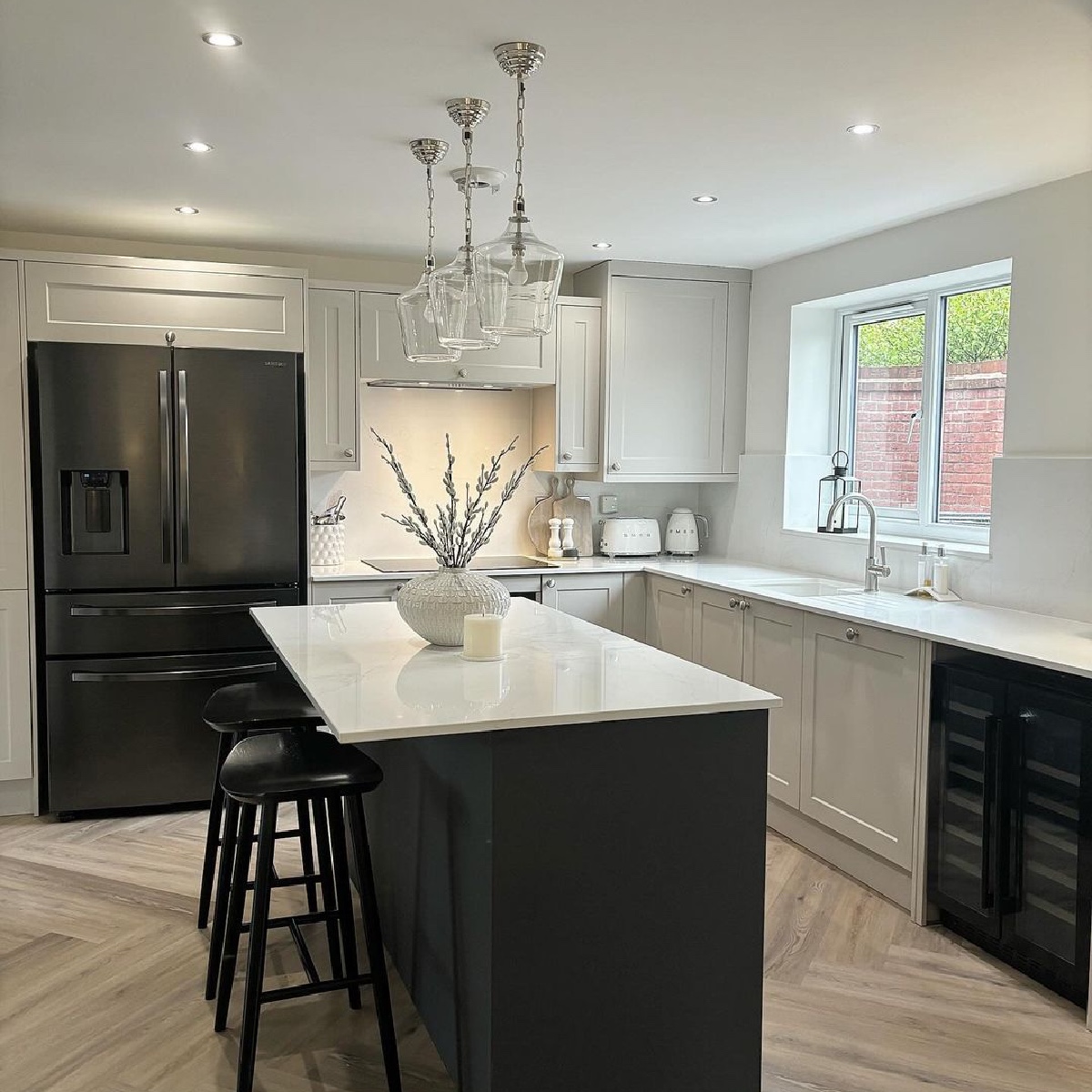 Enter a space of modern serenity in @theneutralhome_17's gorgeous Shaker Chelsea kitchen ✨ - Infinity Plus Shaker Chelsea Ermine in Mushroom Matt #wrenkitchens #wrenovation #kitchendesign #greykitchen #interiordesign #minimalistickitchen #moderndecor #homerenovation