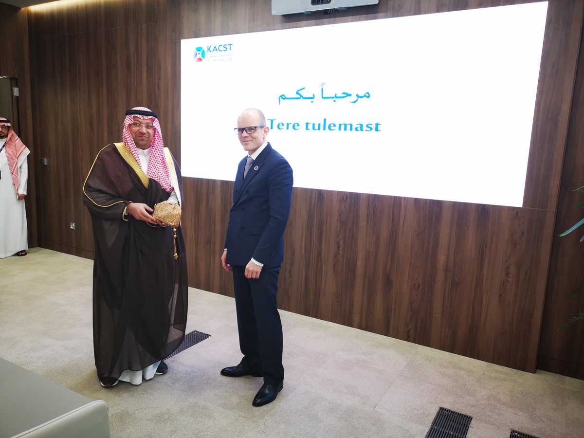 On Monday I met HE Dr Munir Eldesouki and his colleagues. Was introduced to the research and science at the King Abdulaziz City for Science and Technology (KACST). It was impressive.
Discussed mutual R&amp;D and working together between EST and KSA enterprises and institutions.