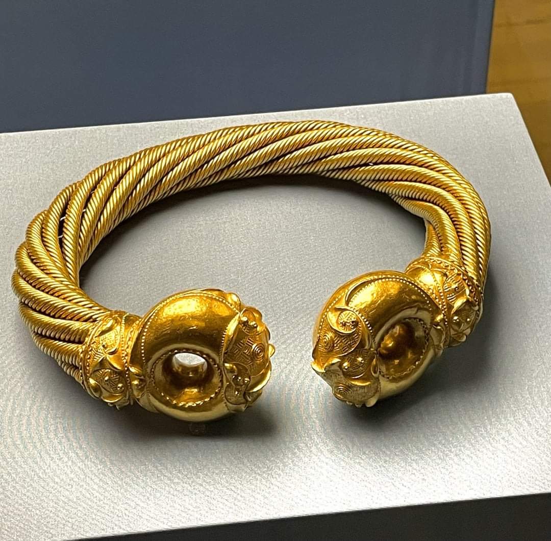 The Great Torc from Snettisham is a remarkable artifact. This large Iron Age torc, or neck ring, is made of electrum, an alloy of gold and silver, and dates back to the 1st century BC. It’s considered one of the finest pieces of early Celtic art in a distinctly British Celtic…