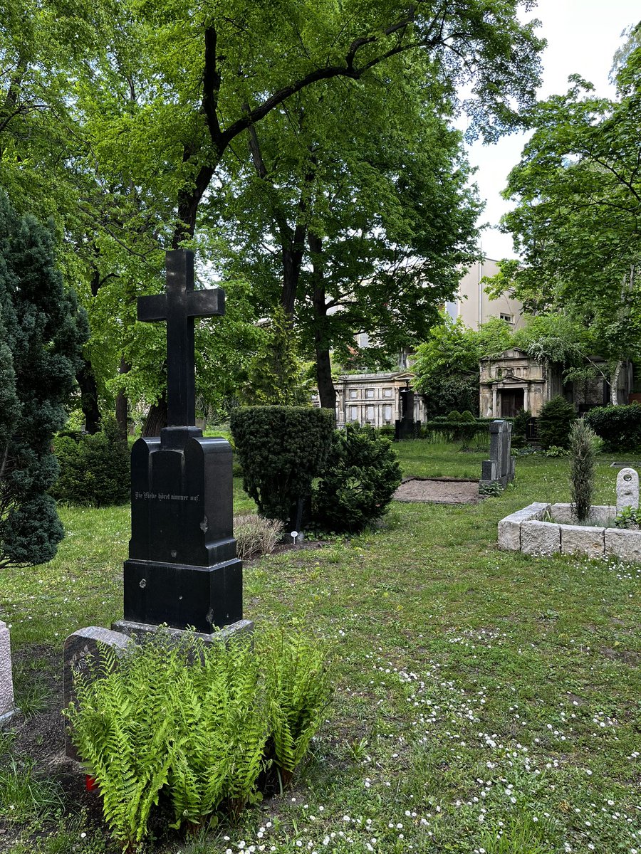 @NecroTourist Friedhof St. Elisabeth I (I think this is the cemetery name), Berlin.