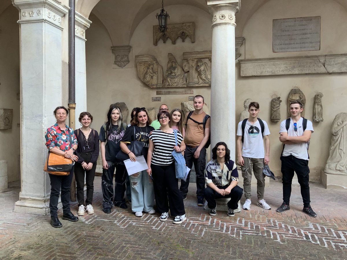 Nos élèves de 2CAP Taille de Pierre et de MC Peinture Décoration sont actuellement a Carrare en Italie.
#erasmus
<a href="/aclimoges/">Académie de Limoges</a> 
<a href="/SrareicLimoges/">SRA-REIC Limoges 🇪🇺</a>
@DAREIC
<a href="/Eric_Mathelin/">Eric_MATHELIN</a>
<a href="/RANouvAquitaine/">Région académique Nouvelle-Aquitaine</a> 
<a href="/NvelleAquitaine/">Nouvelle-Aquitaine</a>