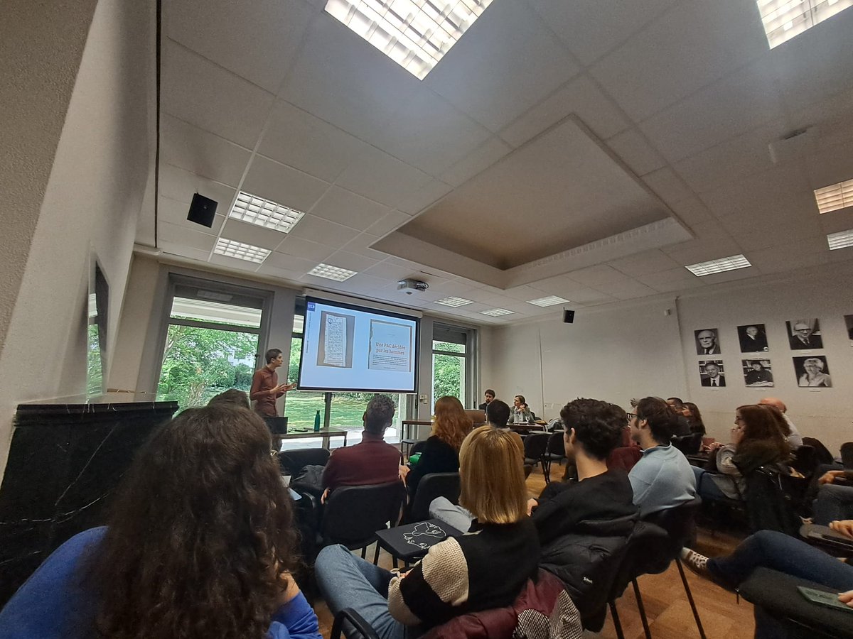 Awenig Marié (@awenig) on Twitter photo 👨🎓 Happy to have defended my PhD thesis at <a href="/SciencePoULB/">SciencePo ULB</a>!
Thank you <a href="/NathalieBrack/">Nathalie Brack</a> for the great supervision these past five years 😀 👨🎓 Happy to have defended my PhD thesis at <a href="/SciencePoULB/">SciencePo ULB</a>!
Thank you <a href="/NathalieBrack/">Nathalie Brack</a> for the great supervision these past five years 😀