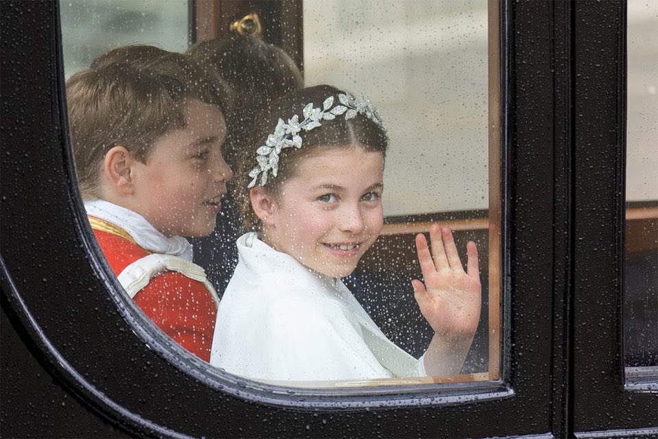 Wishing #PrincessCharlotte a very happy 9th birthday 🎈🎂 🎁 . Sending best wishes from #CountyAntrim ☘️ to @KensingtonRoyal