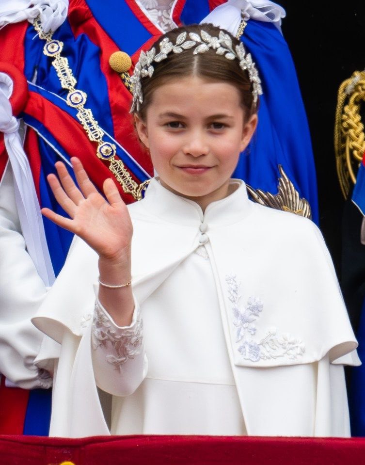 Happy 9th birthday to Princess Charlotte 🥳🎂🎉🥳 #HappyBirthdayPrincess