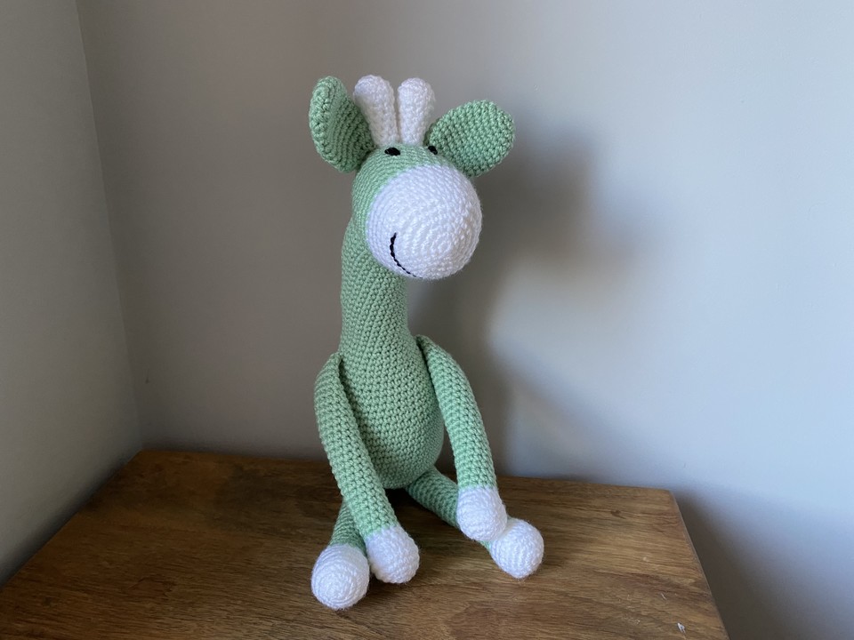 I have a treat for all you giraffe lovers! This gorgeous chap has joined the gang at Bitzas and is available now 🥰 bitzas.etsy.com/listing/163984… #MHHSBD #firsttmaster #craftbizparty #UKMakers #babyday