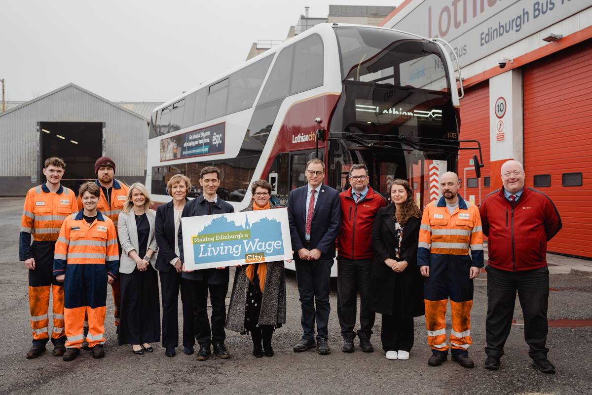 Lothian Buses have been accredited as a Living Wage employer. Learn more 👉ow.ly/FG7C50Ru4ax #LothianBuses #LivingWage #Edinburgh