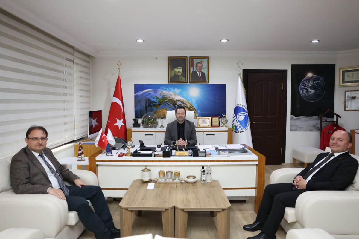 Kocaeli Üniversitesi Hastaneleri Başhekimi Sn. Prof. Dr. Maksut Görkem Aksu ile yine Kocaeli Üniversitesi Hastaneleri Başmüdürü Sn. Hakan Bekaroğlu'na ziyaretlerinden dolayı teşekkür ederim.
