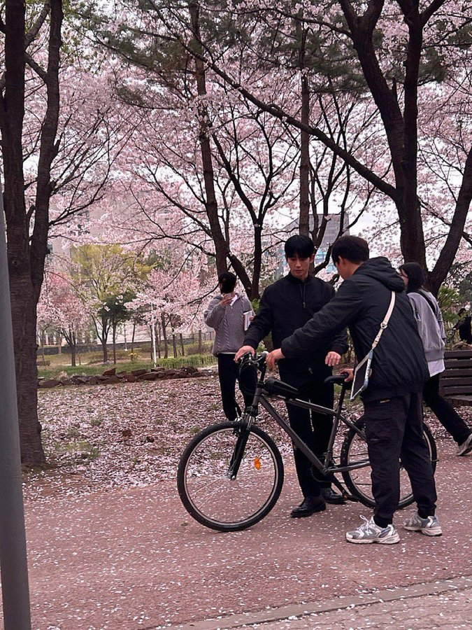 #JungHaeIn lagi syuting drama tvN #GoldenBoy 

Gak sabar ini tapi tayangnya masih Agustus