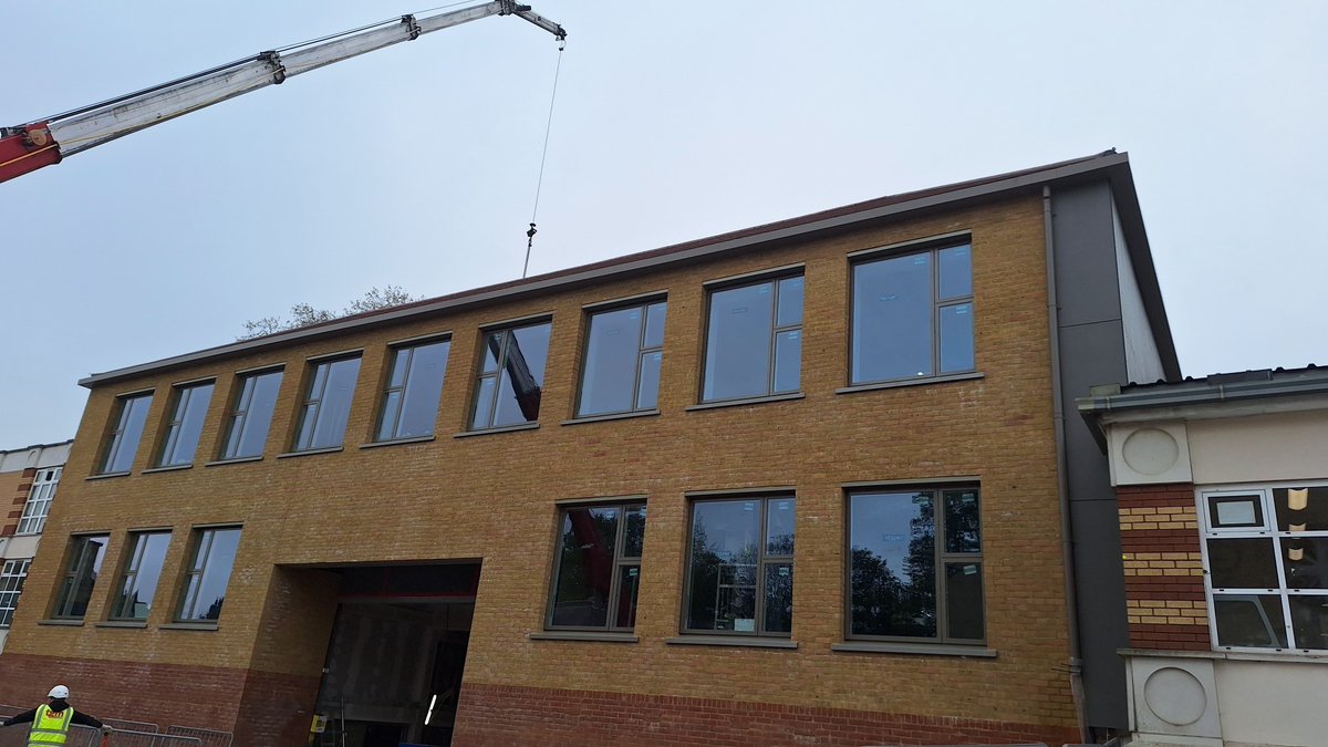 Exciting update! The scaffolding is down, and the new labs at Eltham’s Science and Technology Centre are shaping up fast. We can't wait for their opening later this year! 🧪🔬 #ElthamCollege #ElthamScience