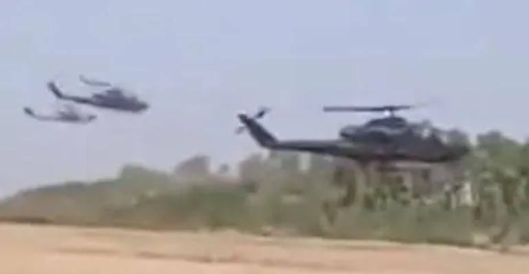 فوجی مشق یا گیلی گندم کی فصل کو سکھانے کا انداز: پاکستانی سوشل ویڈیو پر وائرل ویڈیو کی حقیقت کیا ہیں اور اس میں نظر آنے والے ہیلی کاپٹر دراصل کیا کر رہے ہیں؟ مکمل خبر: bbc.in/3y1SQVM