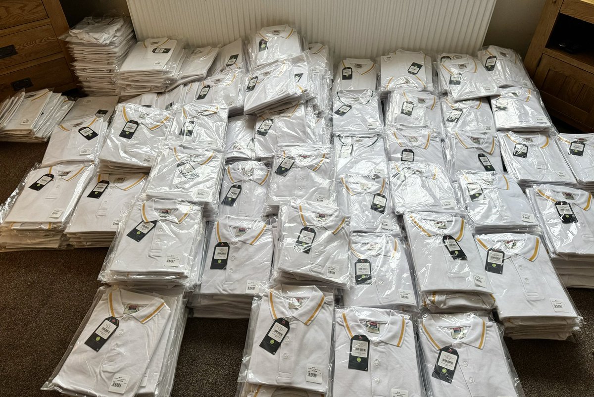 A huge thankyou to David Luke Ltd Clothing - Sabrina Jay and her husband Andy Jay - for very generously donating 700 Polo Shirts to Team Hill Charitable Trust which will provide uniforms for the schools we support in Uganda!!🇺🇬🇺🇬🇺🇬 Many, many children will now benefit from this…
