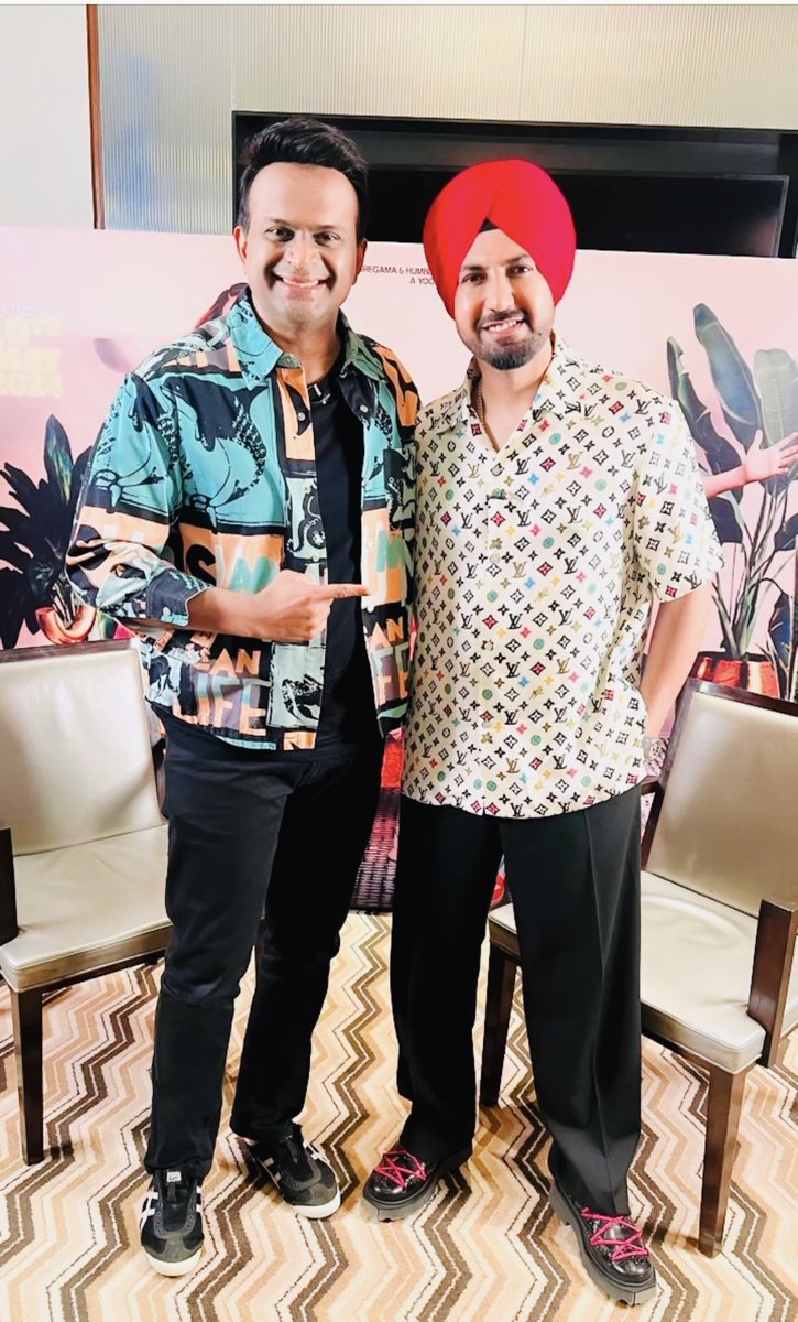 In an exclusive chat with @GippyGrewal, he speaks about #ShindaShindaNoPapa, his music, his alleged rivalry with #DiljitDosanjh and much more.

youtu.be/LNEUz03e6dw?si…

#siddharthkannan #sidk