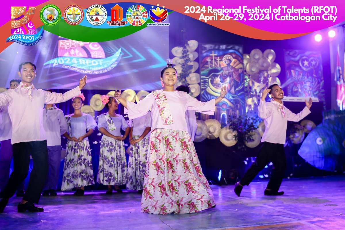 𝐋𝐎𝐎𝐊 |  Sayaw Kultura de Balaug showcases traditional Samar Folkdances with their interpretation of 'Tagay-tagayan', 'Gaway-gaway' and 'Kuratsa' during the Mayor's Night on April 27, 2024 as part of the 2024 Regional Festival of Talents in Catbalogan City 

Hosted by The City…