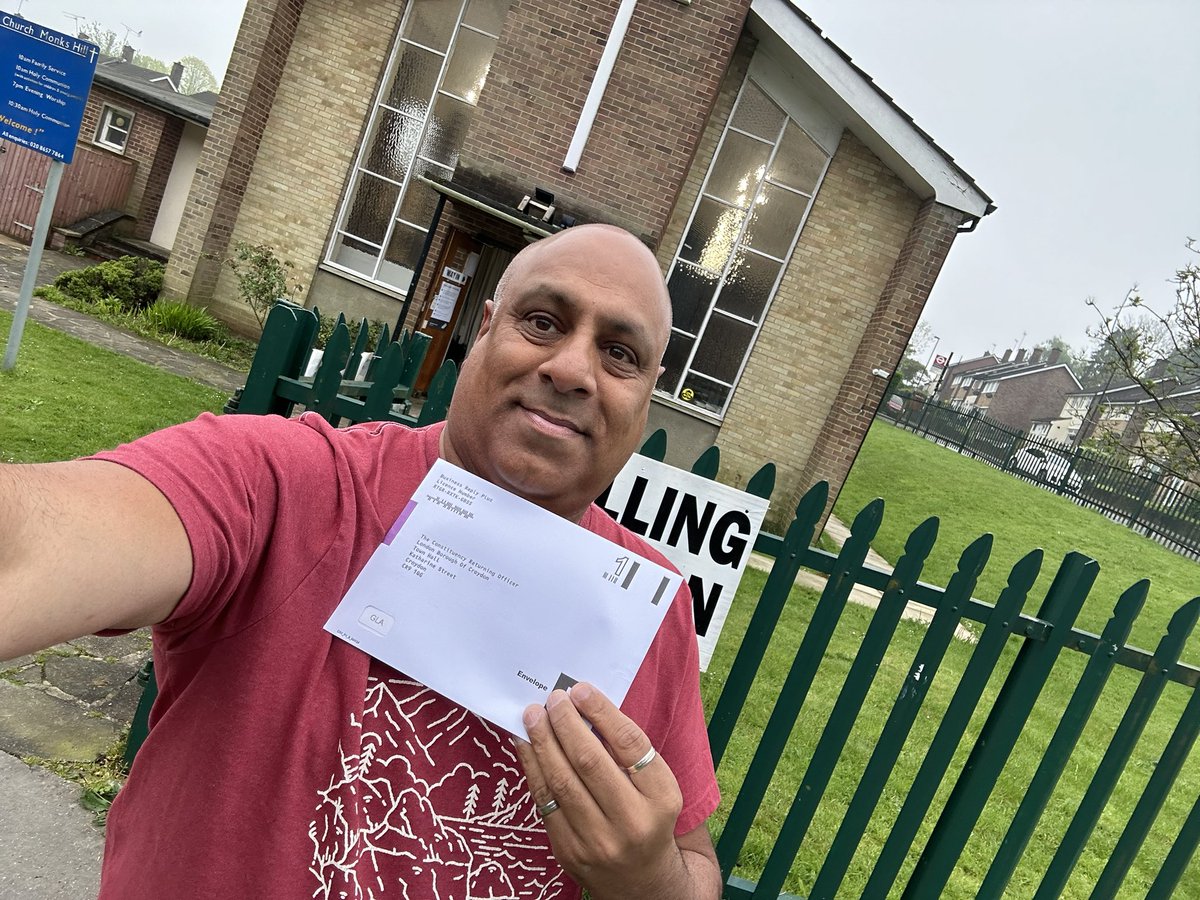 Too late to post so vote dropped off for @SadiqKhan, @MinsuR & @UKLabour vote Labour 🌹