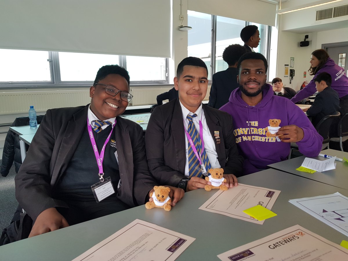 Year 8 students won prizes at the @OfficialUoM during activities about life at university! @UoMSchools