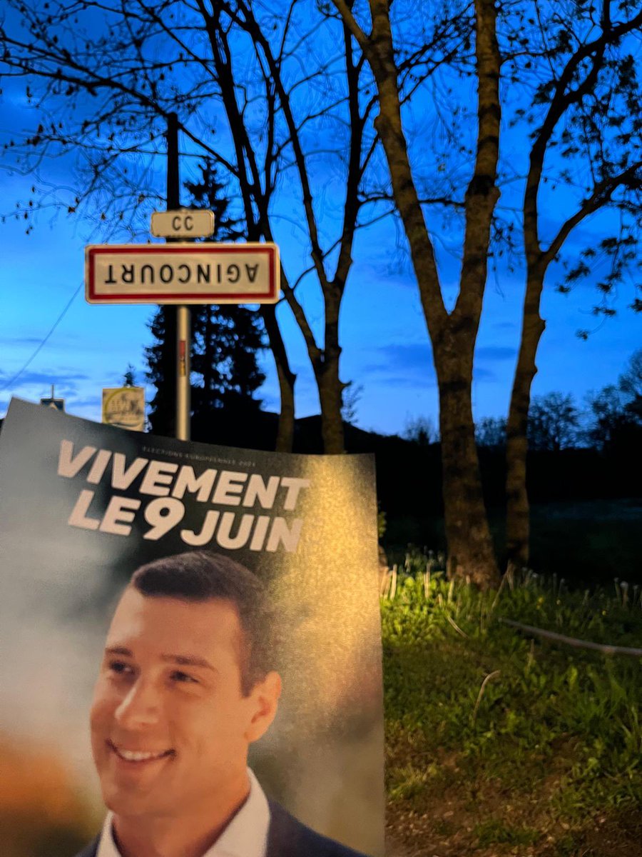 Boitage à Cerville et Agincourt par le #RNJ54 ! Et n’oubliez pas ! Si la jeunesse vote, la jeunesse gagne ! 🇫🇷 #VivementLe9Juin