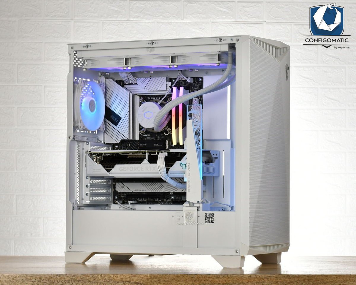 #AtelierTopAchat Full white, toujours stylé ! Lien #ConfigoMatic : topachat.com/pages/configom… ➡ Core i7-12700K ➡ RTX 4070 Ti SUPER ➡ DDR5 32 Go 🇫🇷 Montage par nos Experts