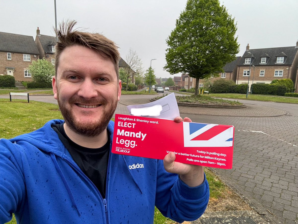 Out early this morning (in the rain ☔️☔️) working to elect a #TeamLabour council in Milton Keynes.