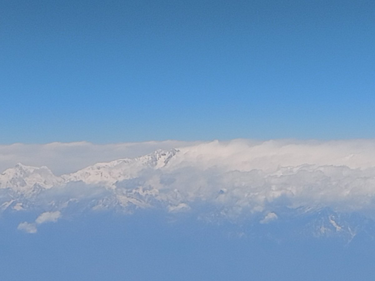 💥View of the mountain ranges at the height above the Siliguri corridor