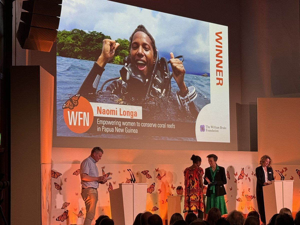 So much GOOD NEWS at last night's @WhitleyAwards at @RGS_IBG - celebrating and championing those who work with local communities to bring about conservation solutions. Eg inspiring marine biologist @LongaNaomi leading indigenous women to save PNG reefs: 'we have the power to