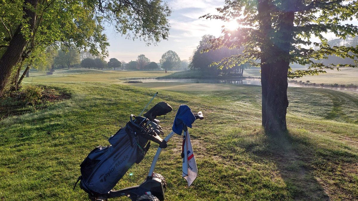 COM_ECIA's tweet image. Le COMECIA a participé à la 5e édition du trophée de golf Green et Solidarité. Organisée par le GMP, cette activité était au profit des blessés des armées. Classés 2e en brut et 1ers en net, nos joueurs ont fièrement représenté l’état major. Félicitations à eux ! ⛳️🏌️