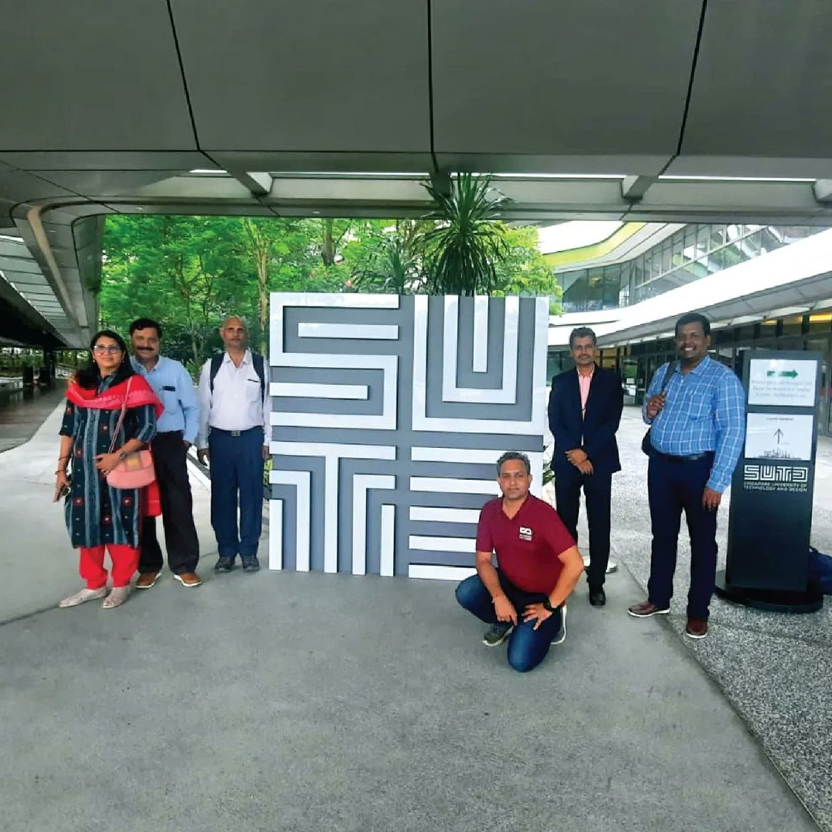 ChanakyaUni's tweet image. We met with the brilliant minds at Wefaa Robotics and Singapore University of Technology and Design. A productive discussion on collaborating for a Center for Robotics Excellence, joint research, and educational programs. 
#RoboticsInnovation #Academic #SingaporeUniversity