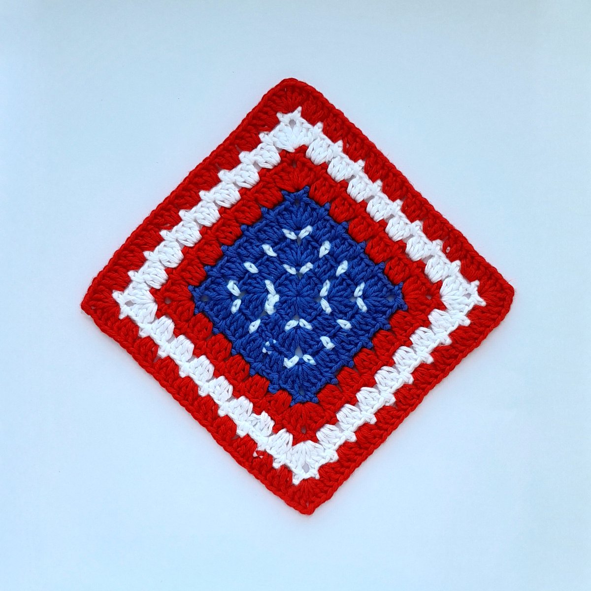 Granny Square American Flag Pattern, Patriotic Granny Square Pattern 
taty-crochet.blogspot.com/2024/05/granny…

#Etsy #EtsyShop #EtsySeller #EtsySocial #crochet #GrannySquarePattern #crochetpattern #CrochetPatterns #grannysquare #crocheter #crocheting #crochetideas #idea #giftidea #gift #gifts