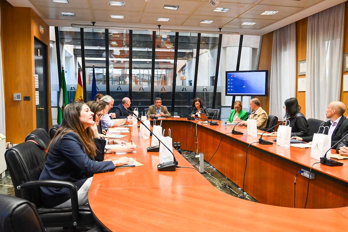 ✅🔊El #IAAP recibe en visita de Estudio a la Escuela de Administración Pública de Extremadura. ➡️La finalidad es el intercambio mutuo de conocimientos. #ConsejeriaJusticia #JuntadeAndalucia #VisitaEstudios #Extremadura