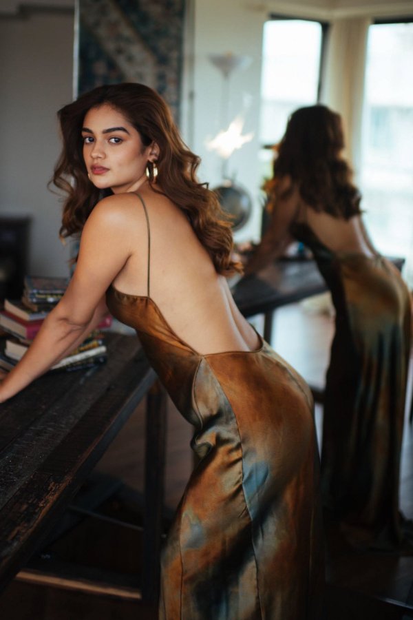 GMjtKWZWQAAB0Fs?format=jpg&name=900x900